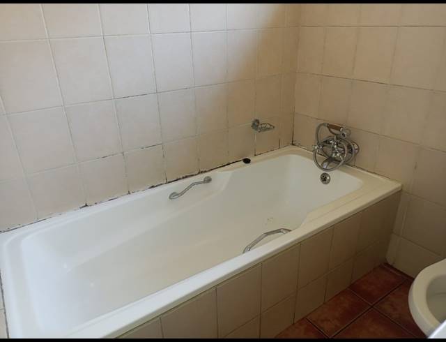 3 BEDROOM FREESTANDING FOR SALE IN WOODLANDS